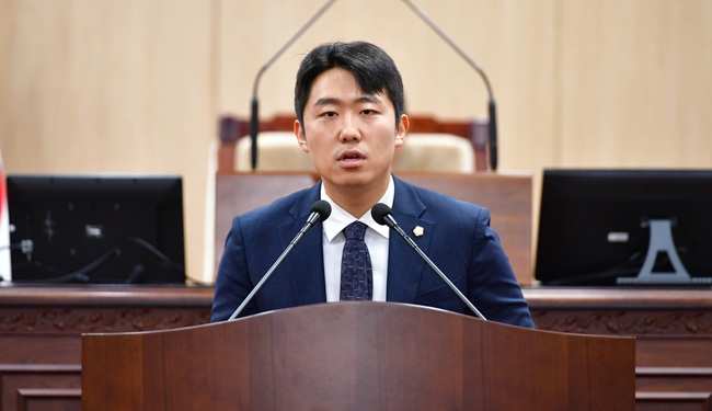 정재우 의원이 청주시 마을공동체사업비가 잔혹하다고 질타했다