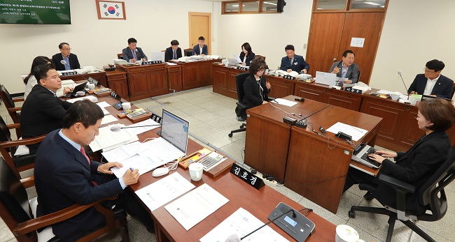 AI 디지털교과서 구독료 10억 7984만원 삭감됐다