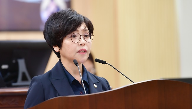 이화정 의원이 청주랜드에 실내놀이터 설치를 촉구했다