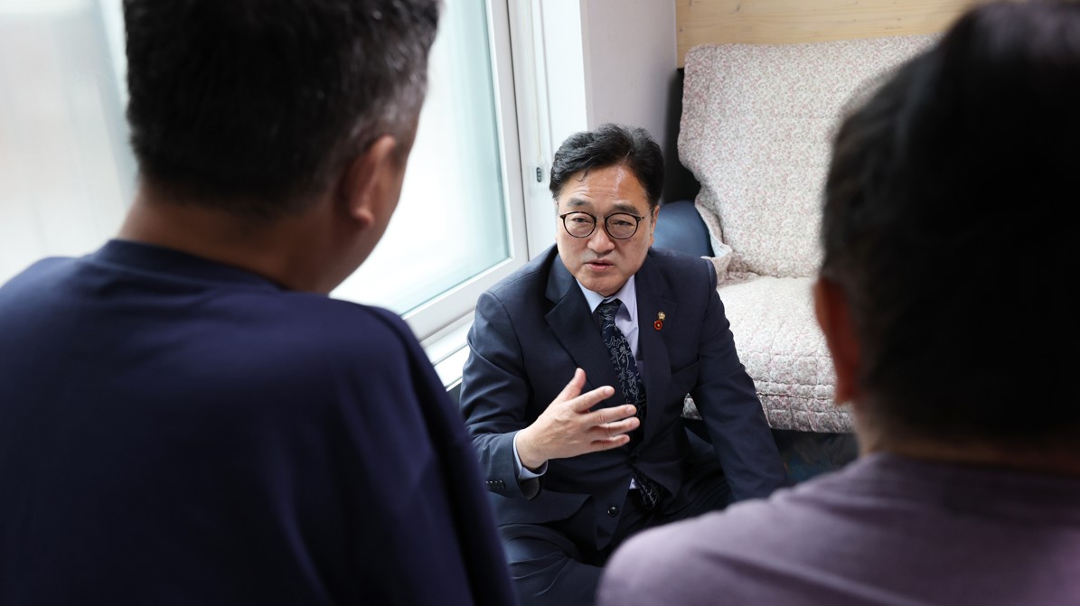 오늘 우원식 국회의장 청주서 산업재해 이주노동자 만났다