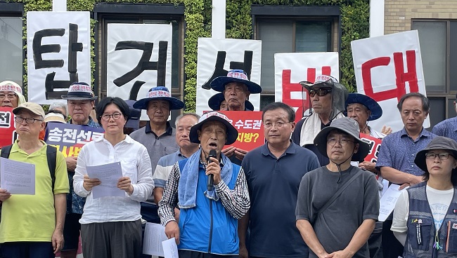 용인에는 반도체 단지, 충북에는 초고압 송전선만...