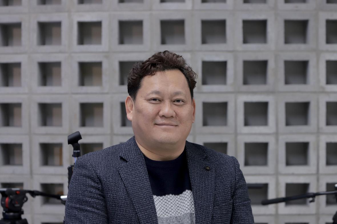 국