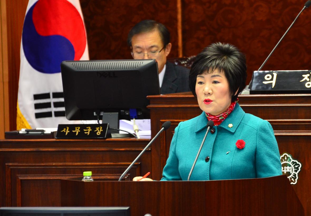 충북 유일의 매니페스토 약속대상 수상자가 된 제천시의회 이정임의원.