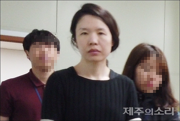 7일 언론의 카메라에 포착된 제주 전남편 살해피의자 고유정./제주의 소리홈페이지 캡쳐